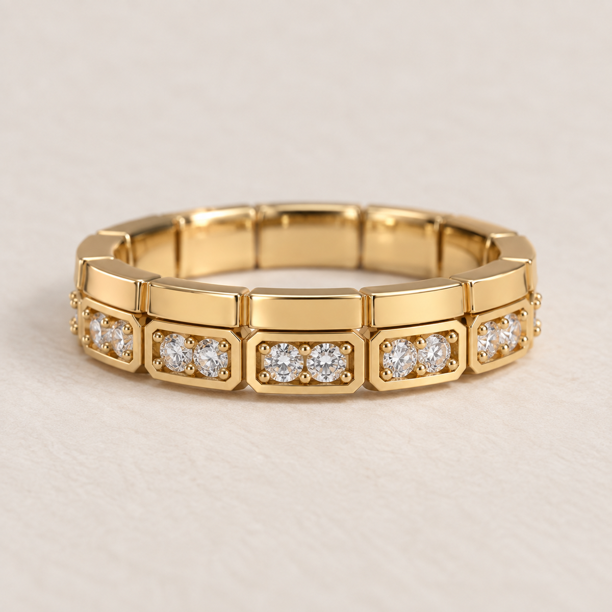 Linea Lab Diamond Gold Band in yellow gold, front view